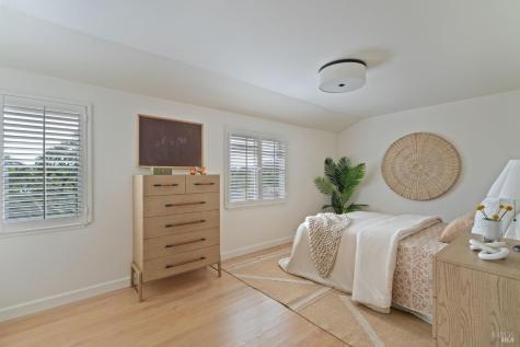 21 Hillside Avenue Kentfield CA 94904