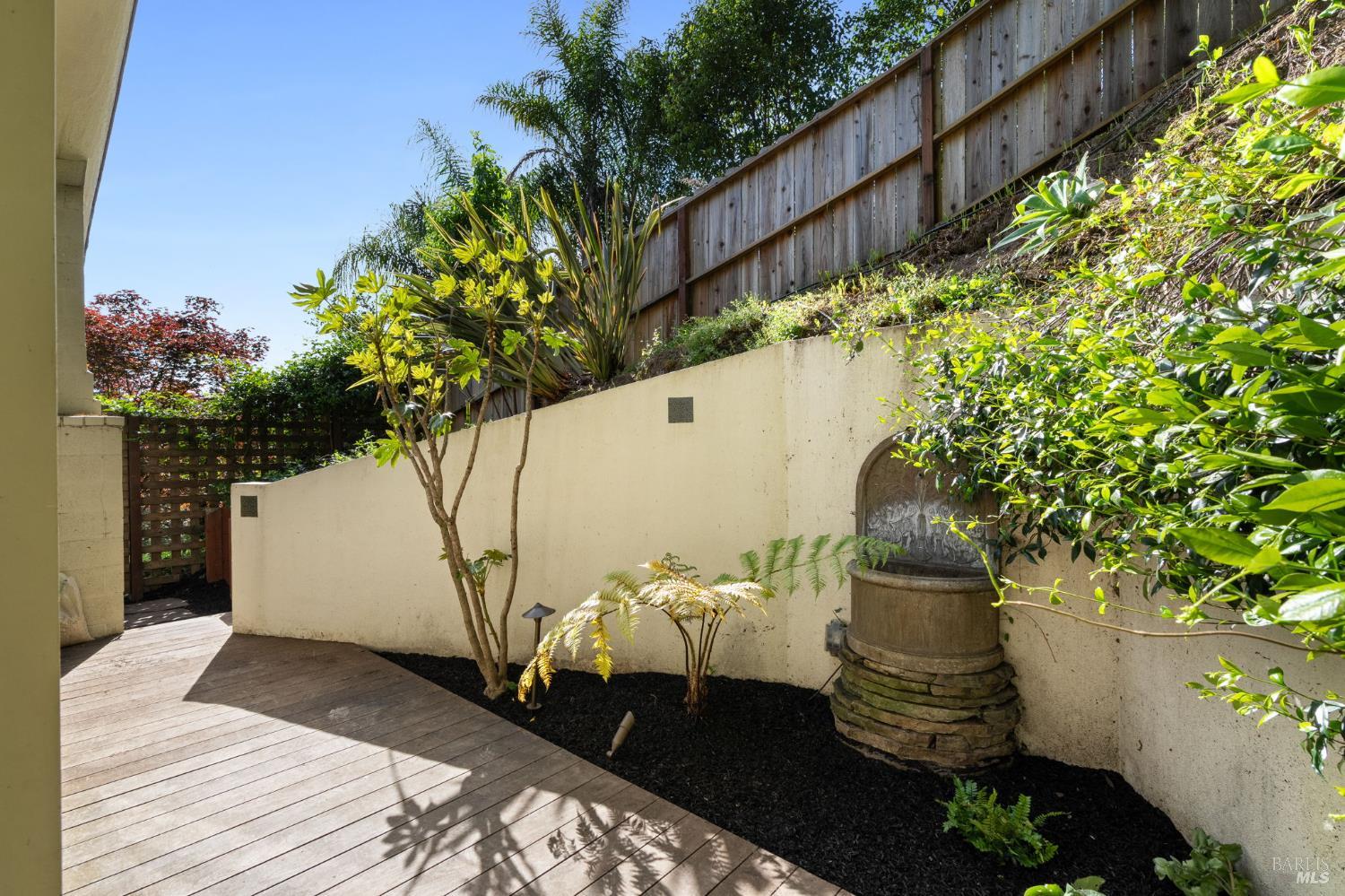 21 Hillside Avenue Kentfield CA 94904
