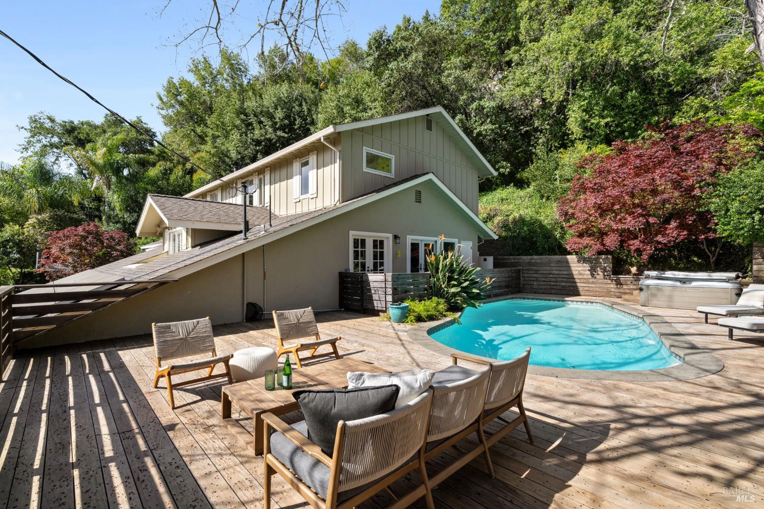 21 Hillside Avenue Kentfield CA 94904