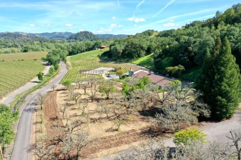5520-2 W Soda Rock Lane Healdsburg CA 95448