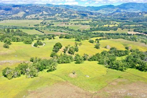 5520-2 W Soda Rock Lane Healdsburg CA 95448