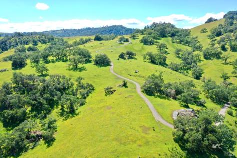 5520-2 W Soda Rock Lane Healdsburg CA 95448
