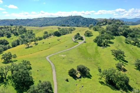 5520-2 W Soda Rock Lane Healdsburg CA 95448
