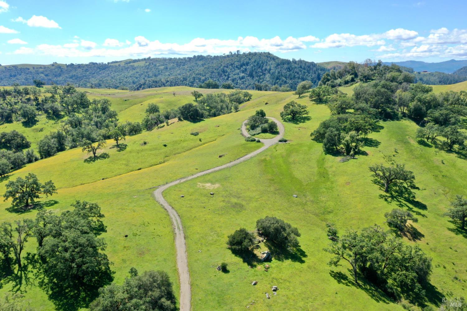 5520-2 W Soda Rock Lane Healdsburg CA 95448