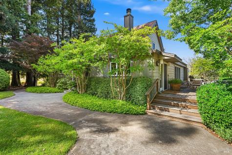 5520-2 W Soda Rock Lane Healdsburg CA 95448
