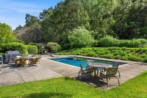 5520-2 W Soda Rock Lane Healdsburg CA 95448