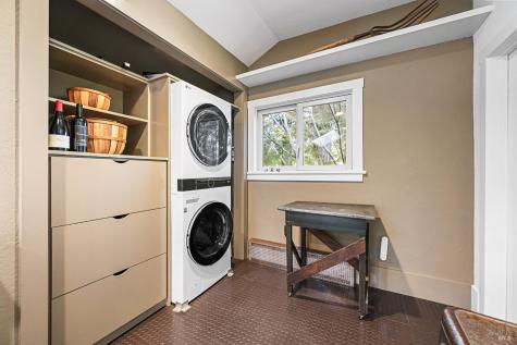 5520-2 W Soda Rock Lane Healdsburg CA 95448