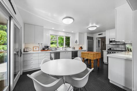 5520-2 W Soda Rock Lane Healdsburg CA 95448