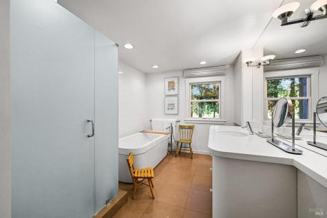 5520-2 W Soda Rock Lane Healdsburg CA 95448
