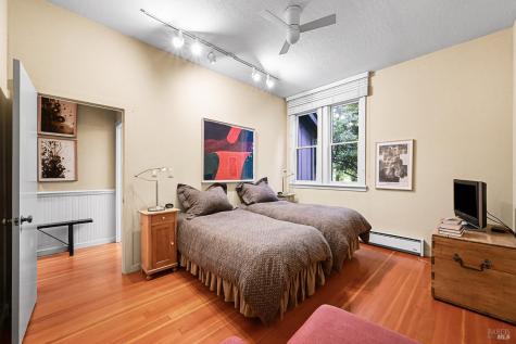 5520-2 W Soda Rock Lane Healdsburg CA 95448