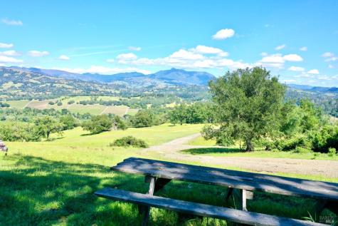 5520-2 W Soda Rock Lane Healdsburg CA 95448
