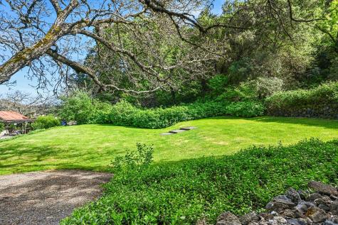 5520-2 W Soda Rock Lane Healdsburg CA 95448