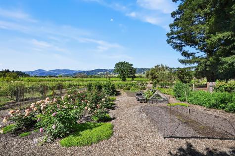 5520-2 W Soda Rock Lane Healdsburg CA 95448