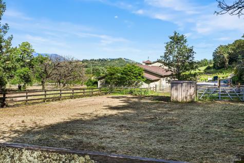 5520-2 W Soda Rock Lane Healdsburg CA 95448