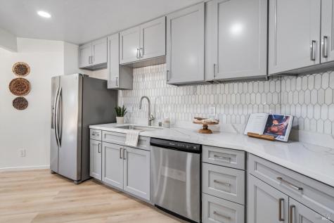 530 Bronwyn Glen Santa Rosa CA 95409