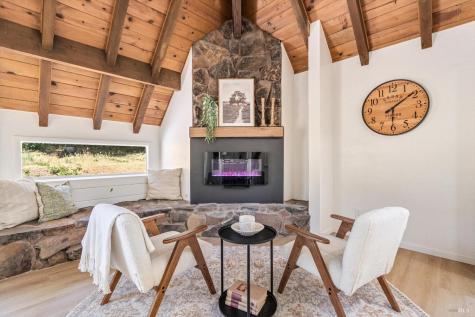530 Bronwyn Glen Santa Rosa CA 95409