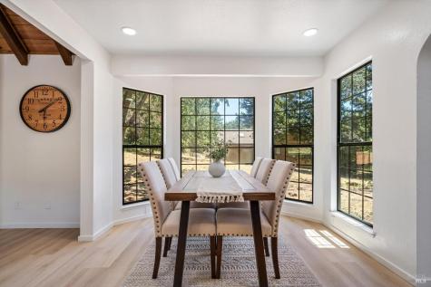 530 Bronwyn Glen Santa Rosa CA 95409