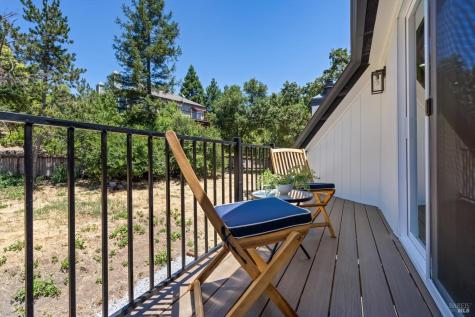 530 Bronwyn Glen Santa Rosa CA 95409