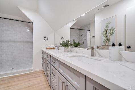 530 Bronwyn Glen Santa Rosa CA 95409