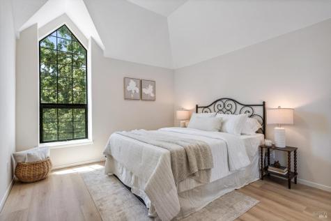 530 Bronwyn Glen Santa Rosa CA 95409