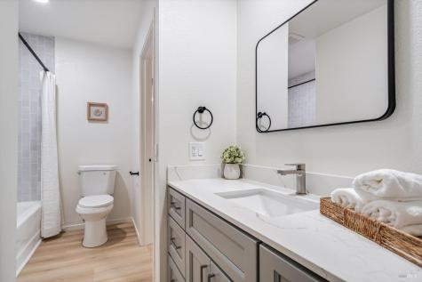 530 Bronwyn Glen Santa Rosa CA 95409