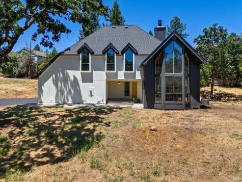 530 Bronwyn Glen Santa Rosa CA 95409