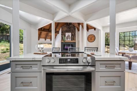 530 Bronwyn Glen Santa Rosa CA 95409