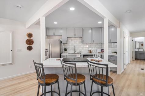 530 Bronwyn Glen Santa Rosa CA 95409