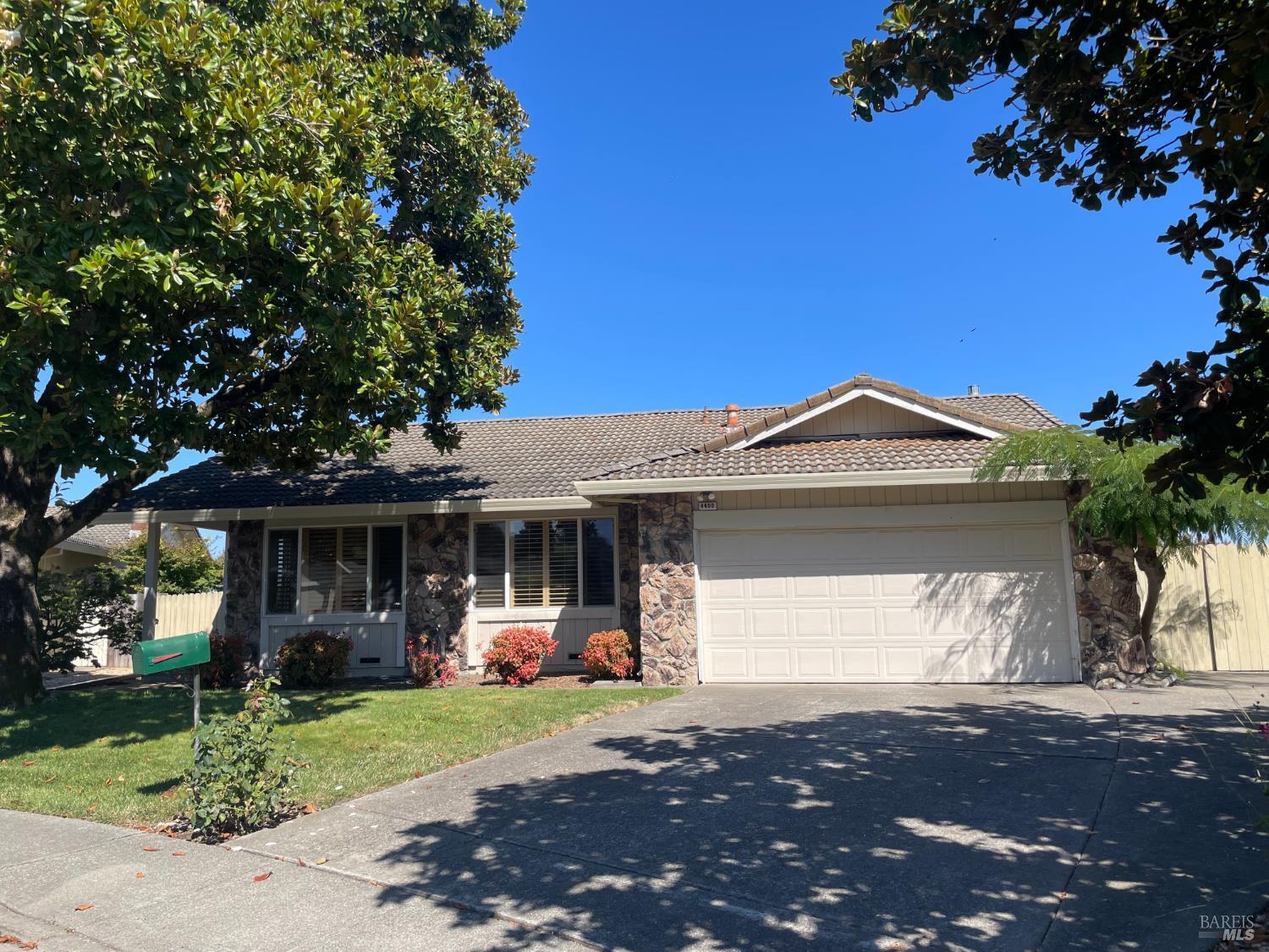 4400 Hollingsworth Circle Rohnert Park CA 94928