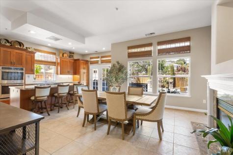 367 Arabian Way Healdsburg CA 95448