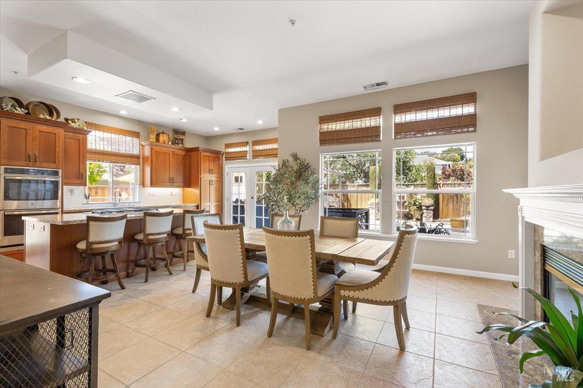 367 Arabian Way Healdsburg CA 95448