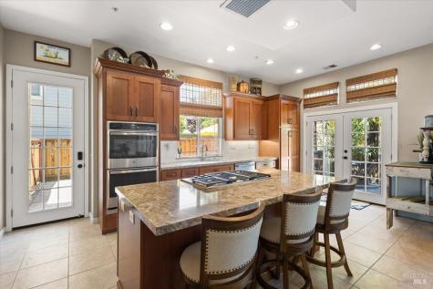 367 Arabian Way Healdsburg CA 95448
