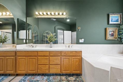 367 Arabian Way Healdsburg CA 95448
