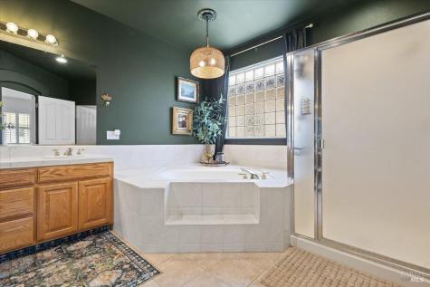 367 Arabian Way Healdsburg CA 95448