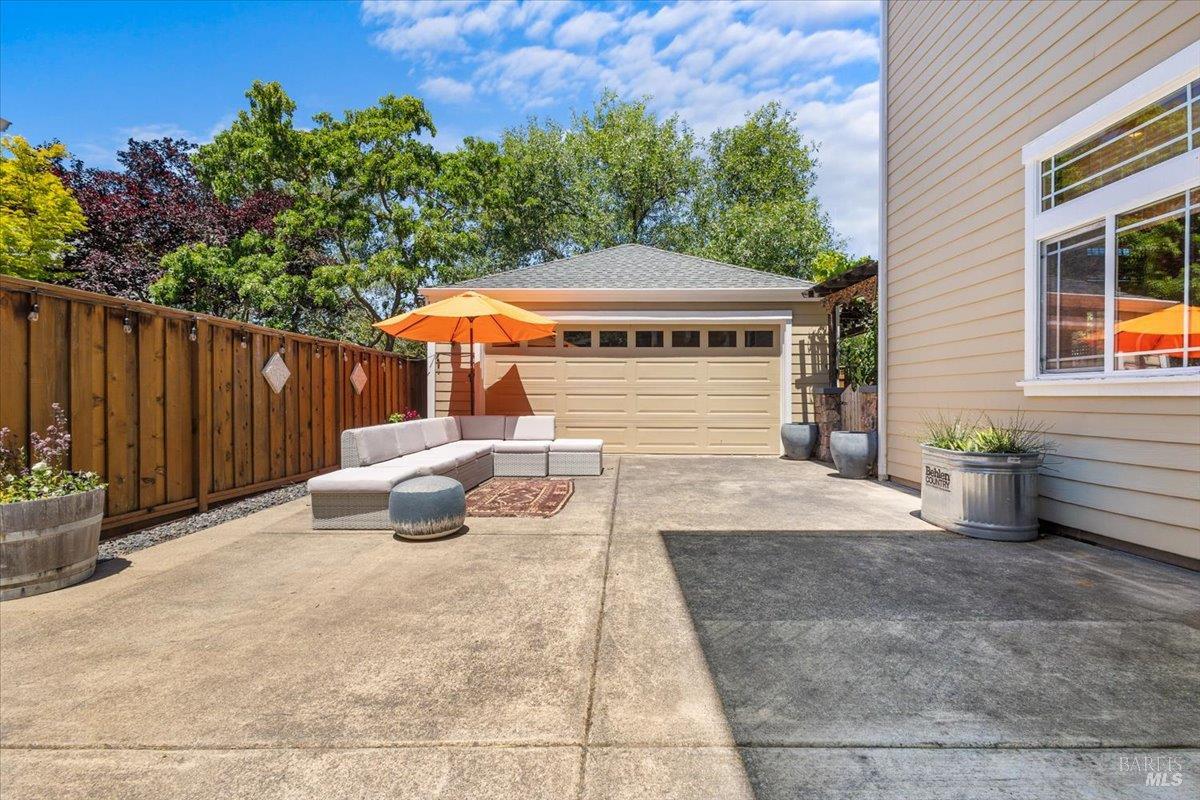 367 Arabian Way Healdsburg CA 95448