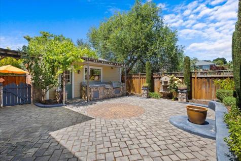 367 Arabian Way Healdsburg CA 95448