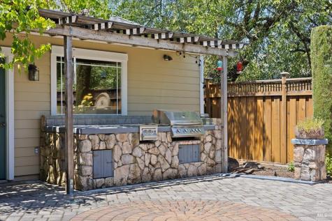 367 Arabian Way Healdsburg CA 95448