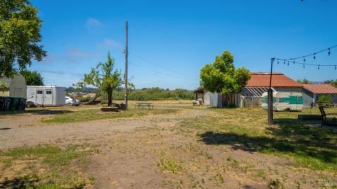 4898 Bodega Avenue Petaluma CA 94952