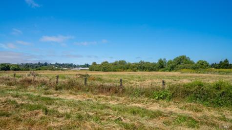 4898 Bodega Avenue Petaluma CA 94952