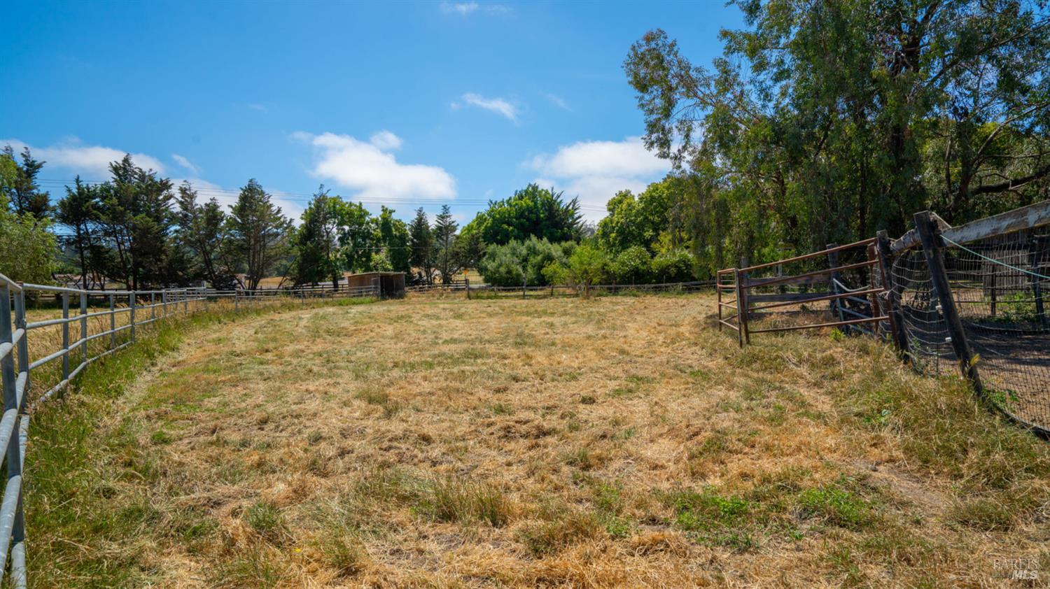 4898 Bodega Avenue Petaluma CA 94952