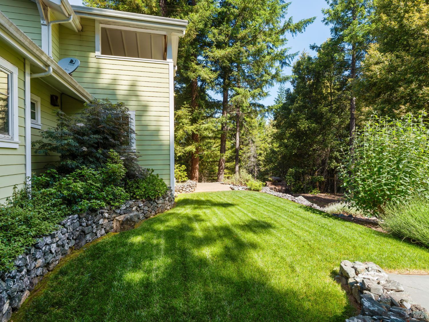 21900 Panorama Way Philo CA 95466