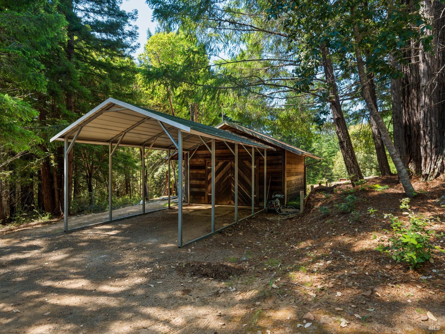 21900 Panorama Way Philo CA 95466