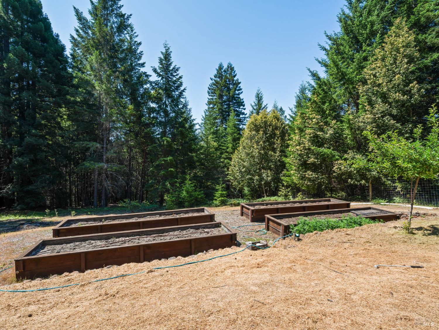 21900 Panorama Way Philo CA 95466