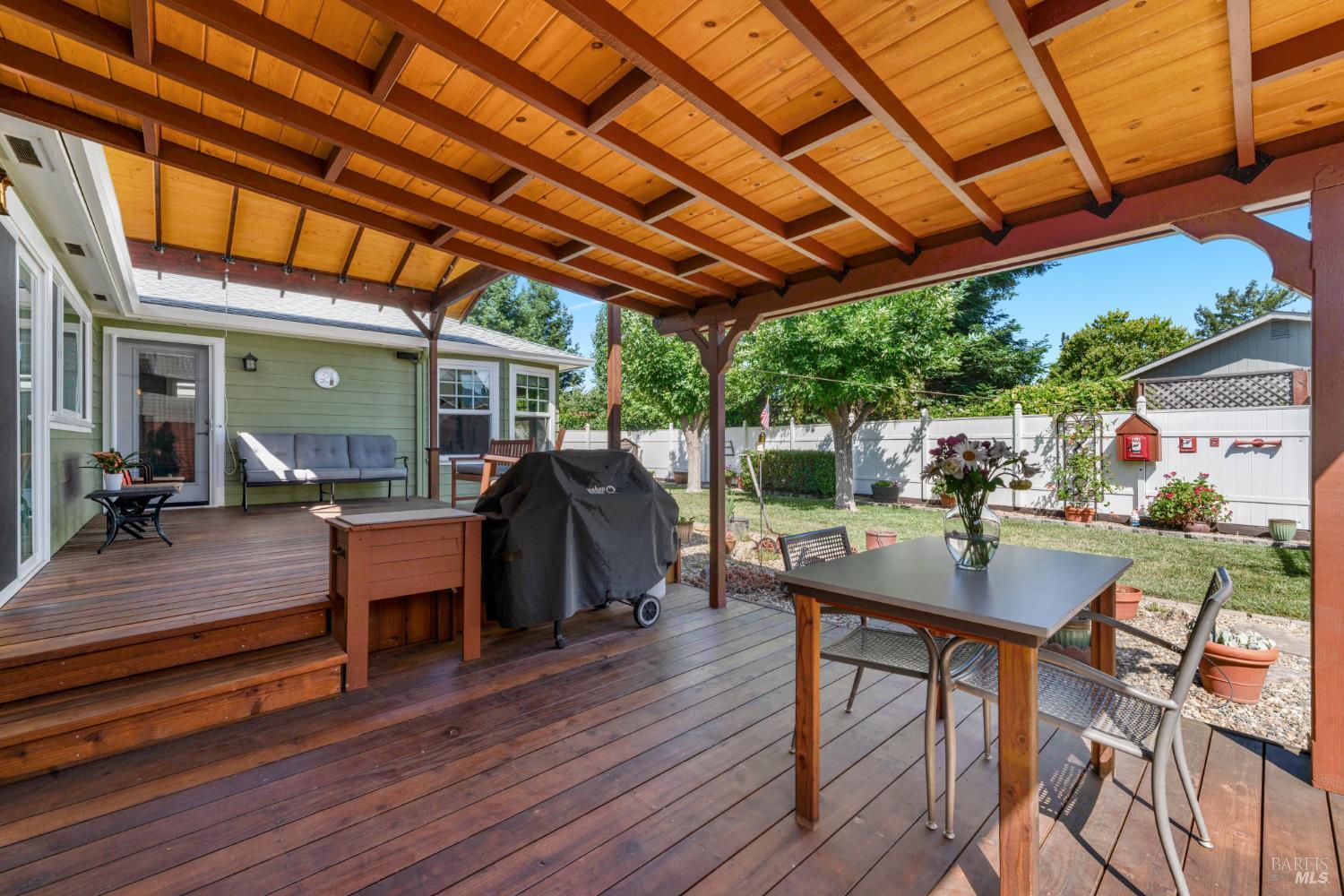 950 Emily Avenue Rohnert Park CA 94928