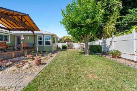 950 Emily Avenue Rohnert Park CA 94928