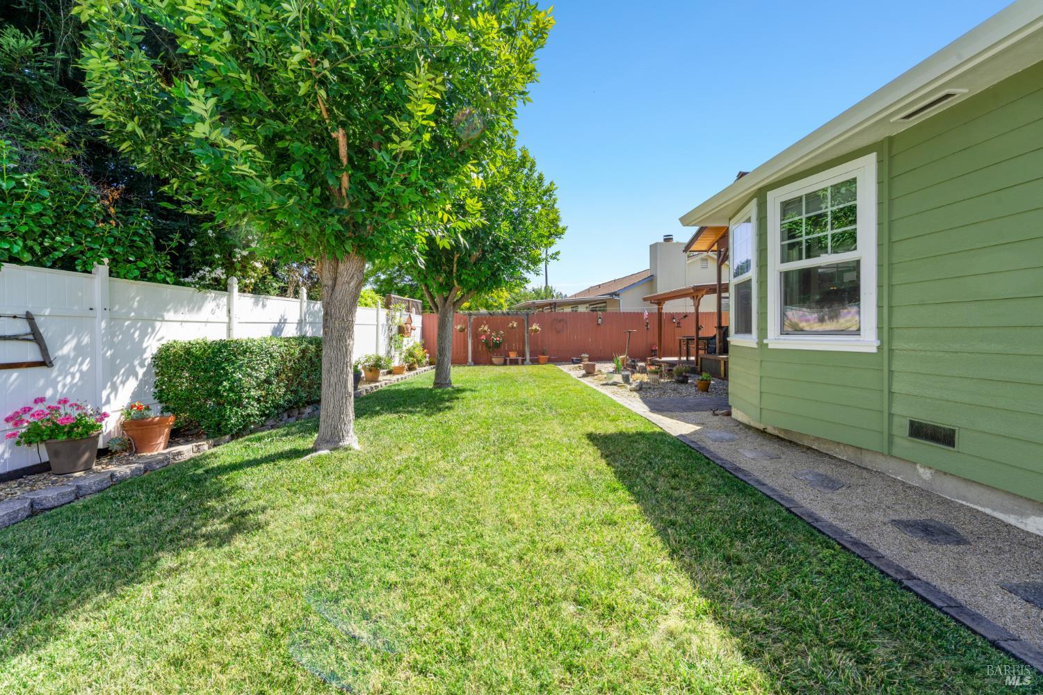 950 Emily Avenue Rohnert Park CA 94928