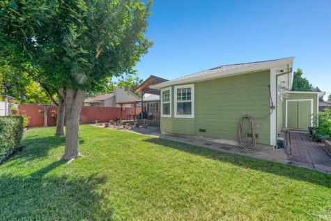 950 Emily Avenue Rohnert Park CA 94928
