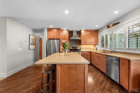 950 Emily Avenue Rohnert Park CA 94928