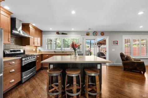 950 Emily Avenue Rohnert Park CA 94928