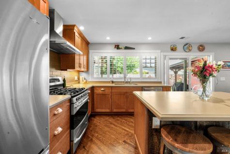 950 Emily Avenue Rohnert Park CA 94928